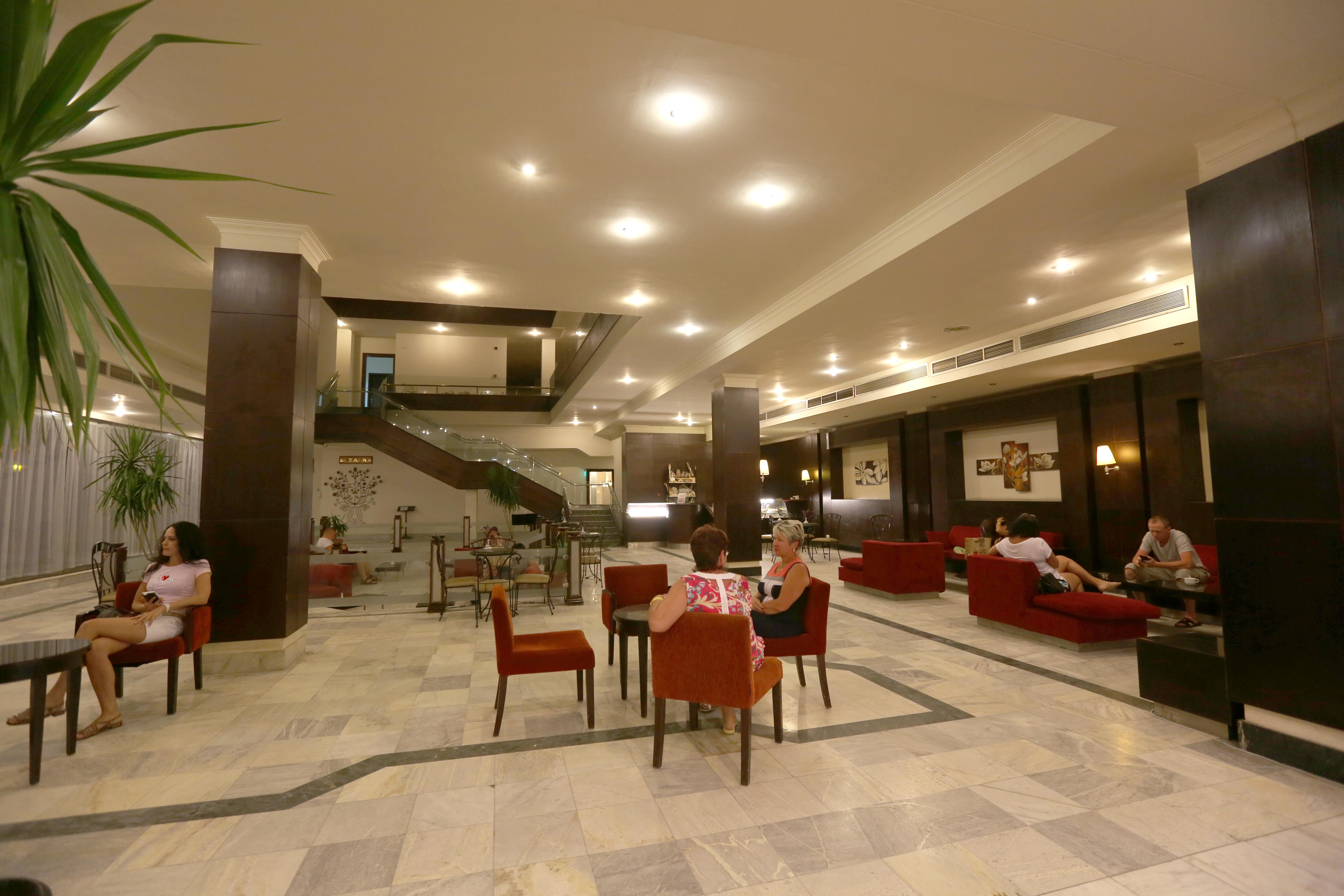 เรจินา รีสอร์ต แอนด์ อควา พาร์ค ฮูร์กาดา Hotel ภายนอก รูปภาพ