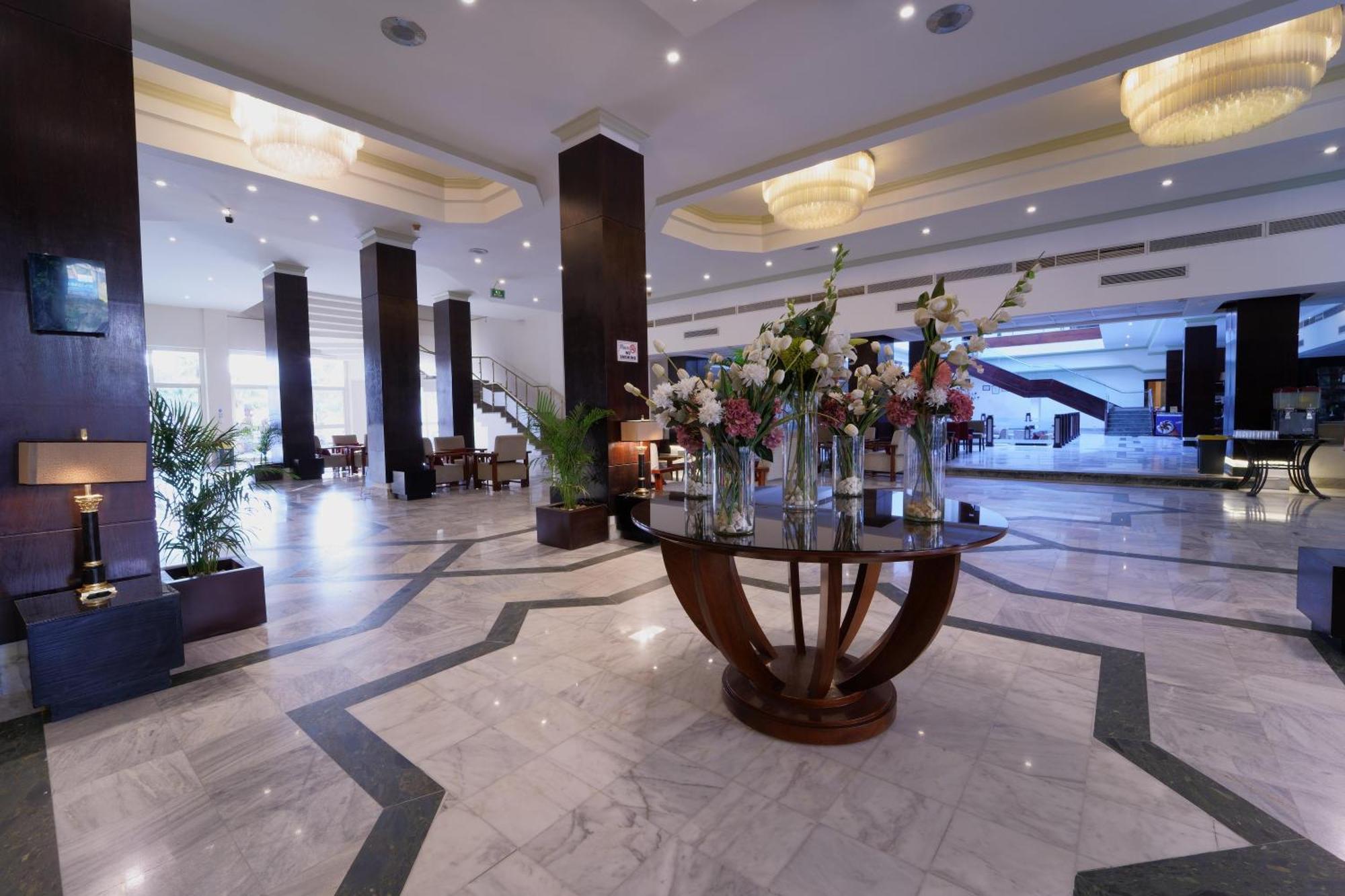เรจินา รีสอร์ต แอนด์ อควา พาร์ค ฮูร์กาดา Hotel ภายนอก รูปภาพ